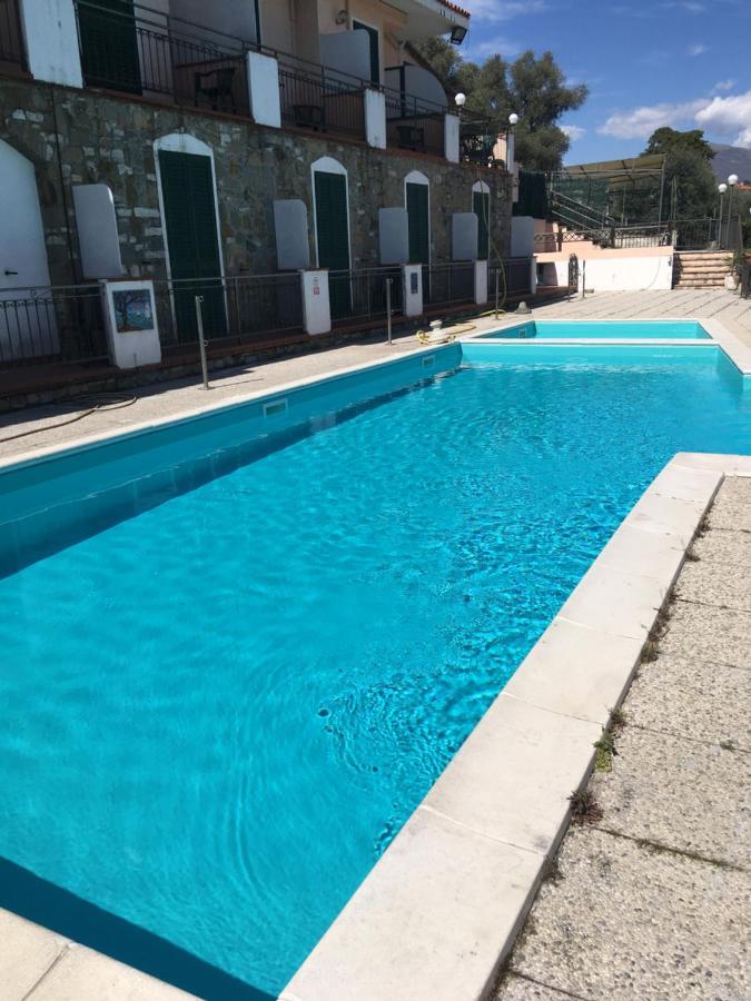 Ulivo Hotel Diano Marina Bagian luar foto