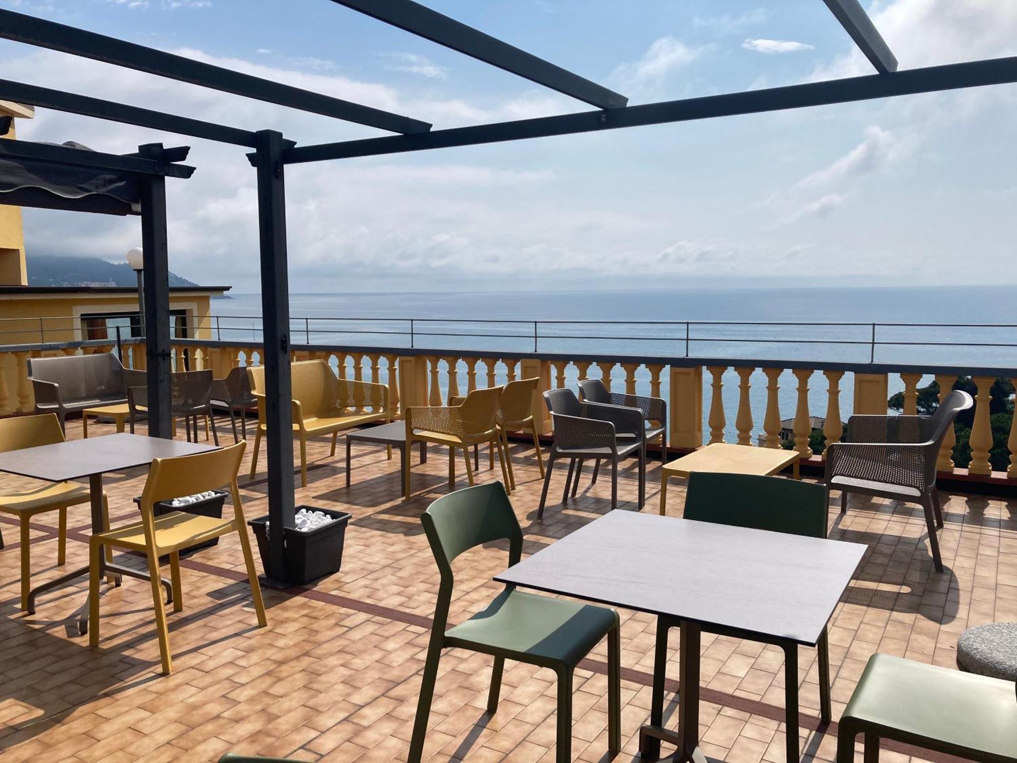 Ulivo Hotel Diano Marina Bagian luar foto