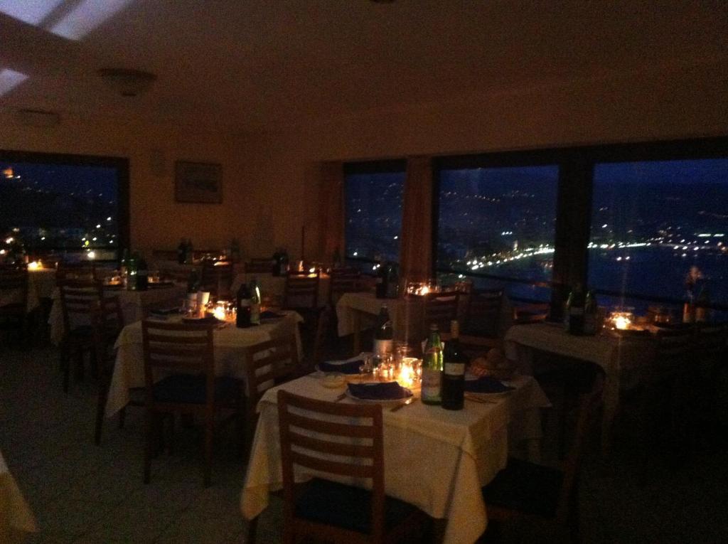 Ulivo Hotel Diano Marina Bagian luar foto